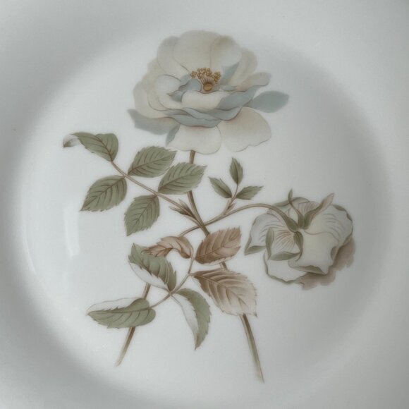 Royal Doulton 3 Salad Plates 8" Yorkshire Rose H 5050 England 1977 - Picture 4 of 11